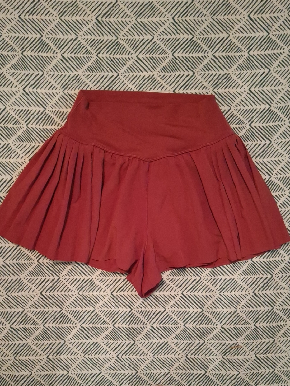 aerie Pleated High-Waist Skort Shorts in Wine Red